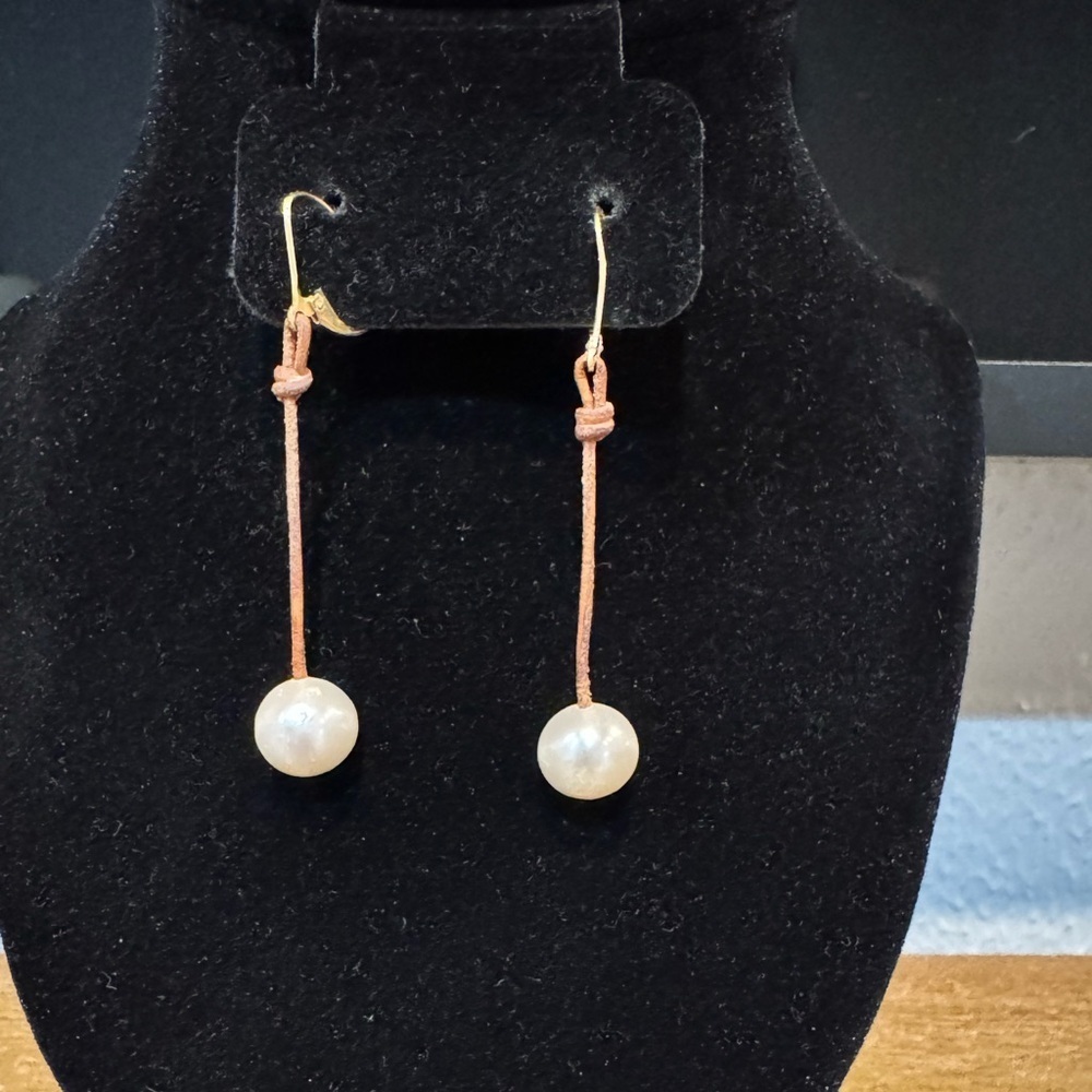 Wendy Mignot Fresh water pearl earrings. With Leather and 14k Backs